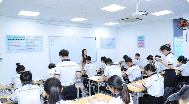 日本専門技能中等専門学校→ sau đó JPC／本校