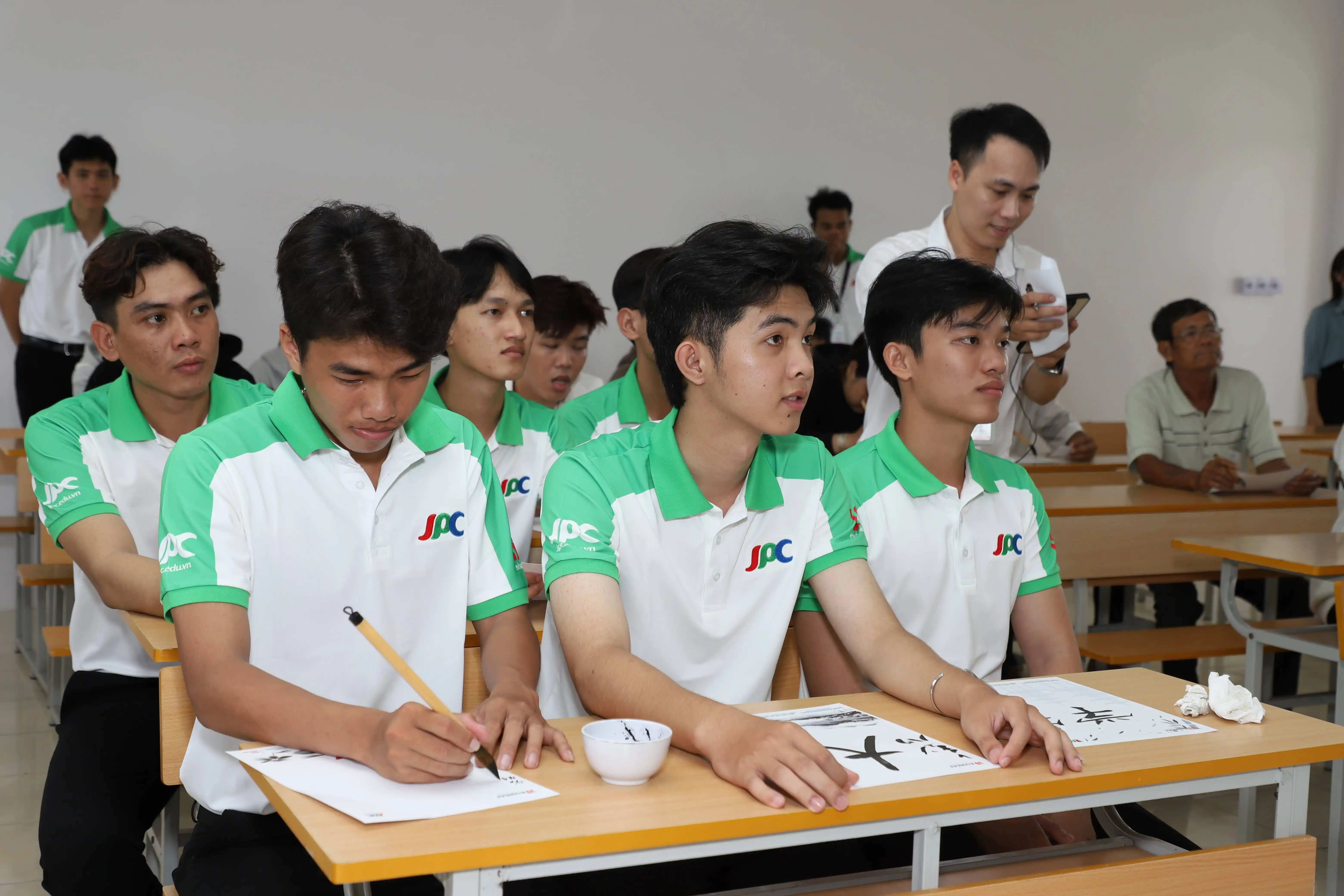 日本専門技能中等専門学校→ sau đó JPC／本校