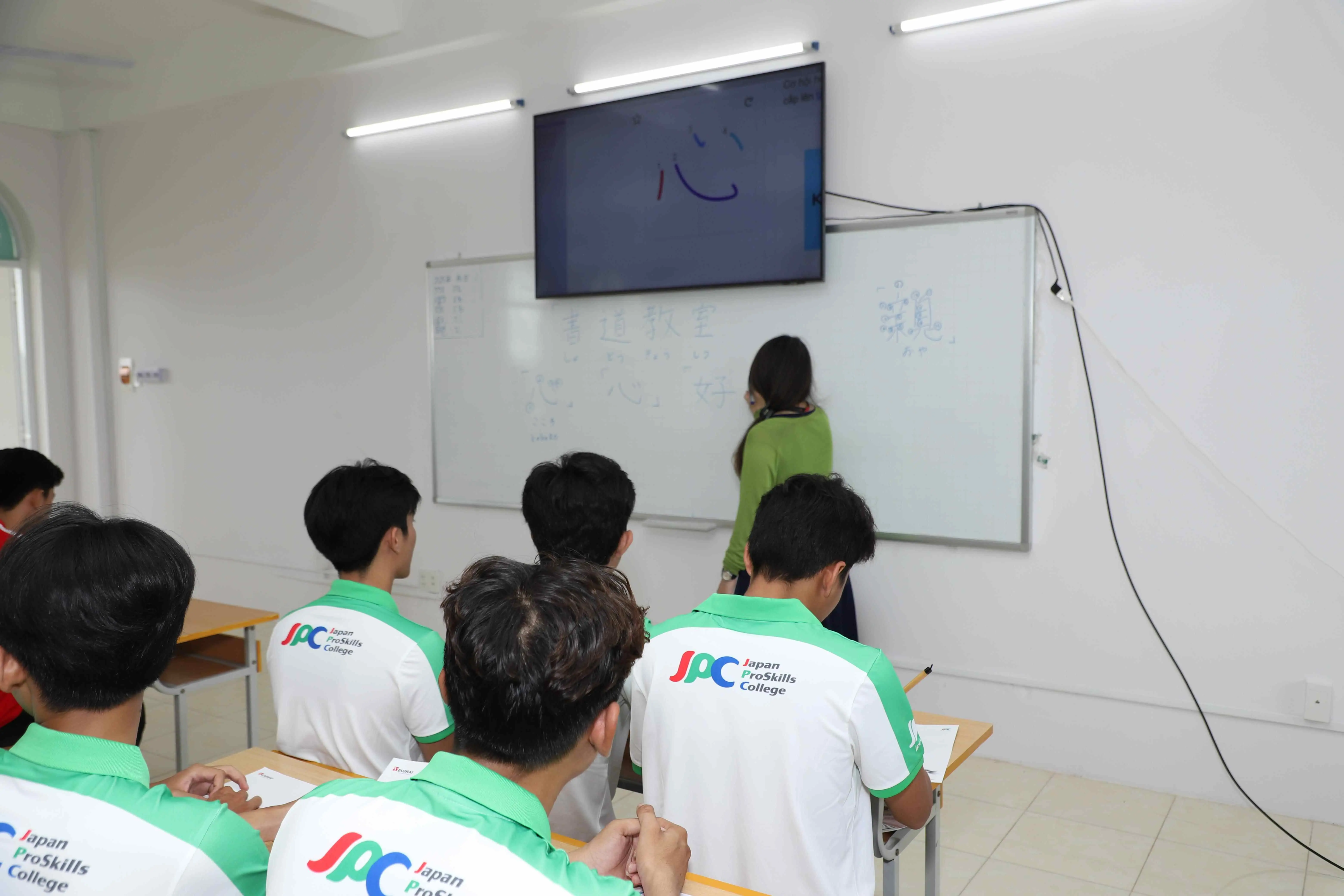 日本専門技能中等専門学校→ sau đó JPC／本校
