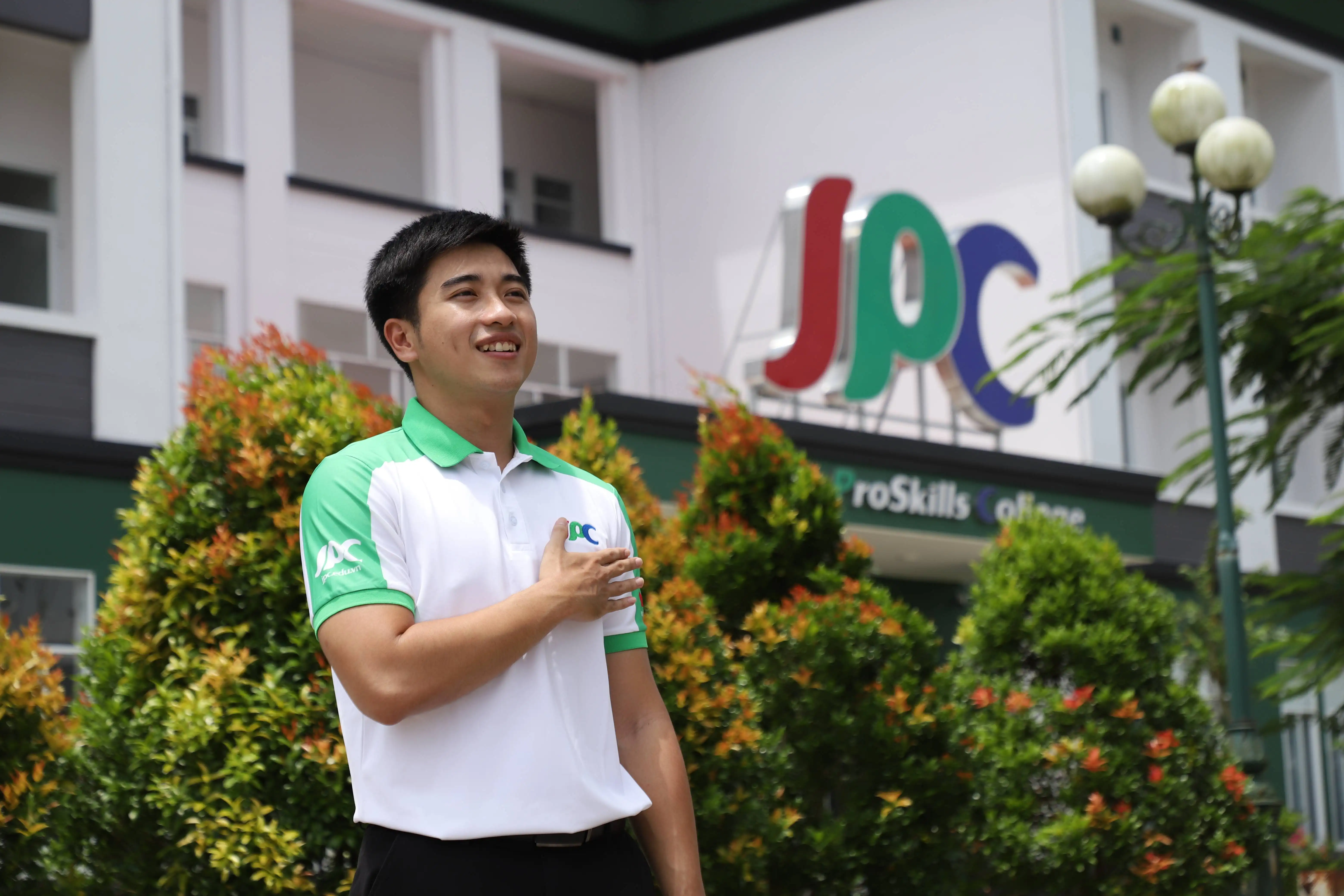 日本専門技能中等専門学校→ sau đó JPC／本校