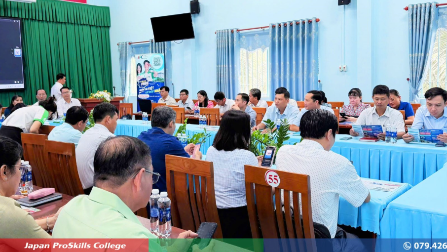 May be an image of one or more people, table and text&amp;amp;#039; class=&amp;amp;#039;WACImage SCXW131658629 BCX0&amp;#039; width=&amp;#039;604&amp;#039; height=&amp;#039;340' width='604' height='340' width='604' height='340