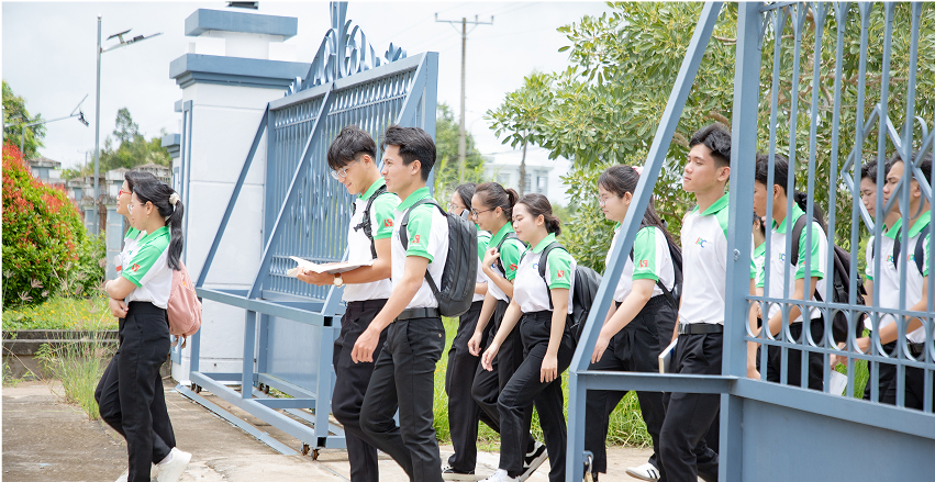 日本専門技能中等専門学校→ sau đó JPC／本校